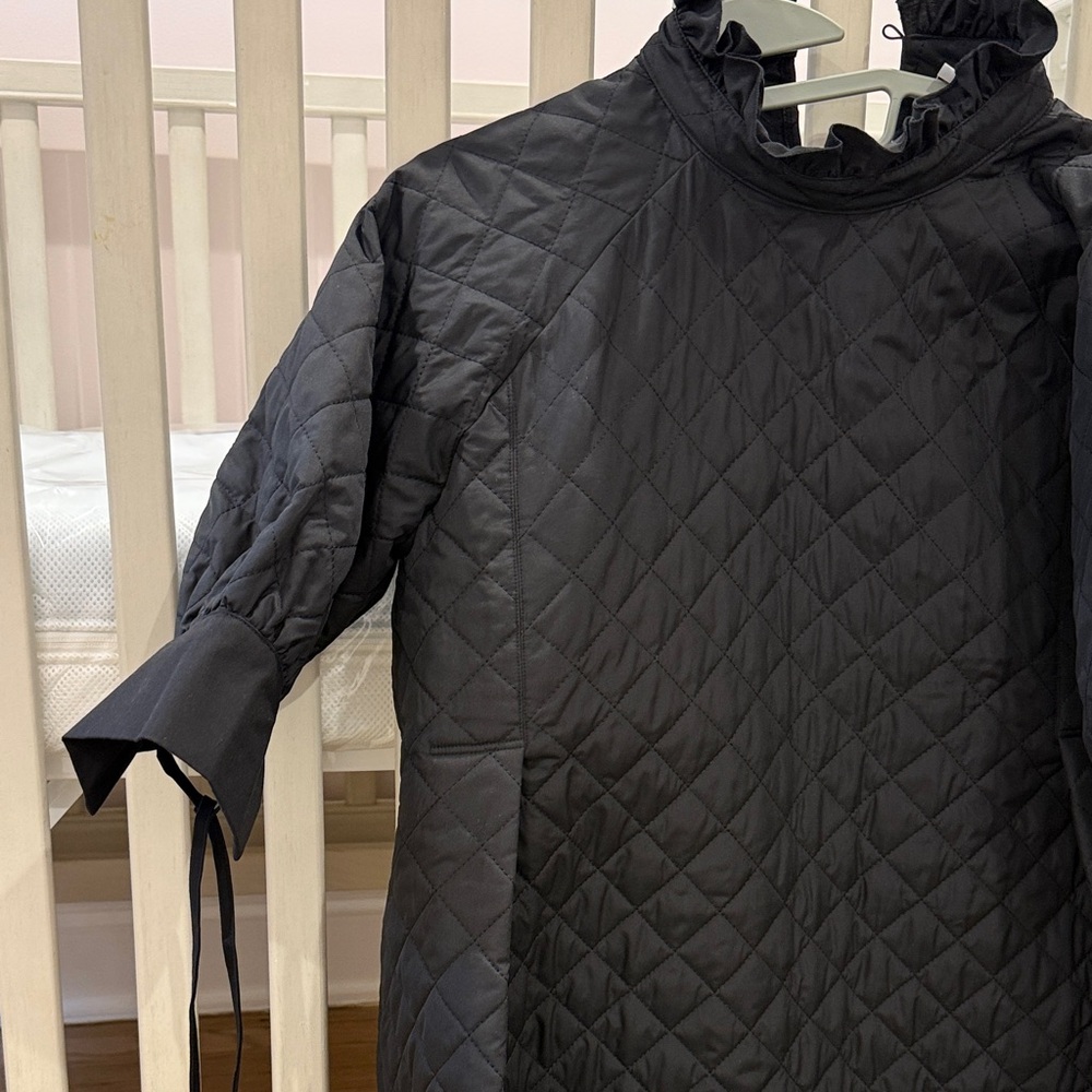 Elegant Black Quilted Dress - Picture 4 of 10